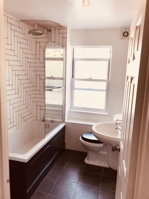 ロンドンStylish New Listing! Free Parking, Trendy Locationアパートメント エクステリア 写真