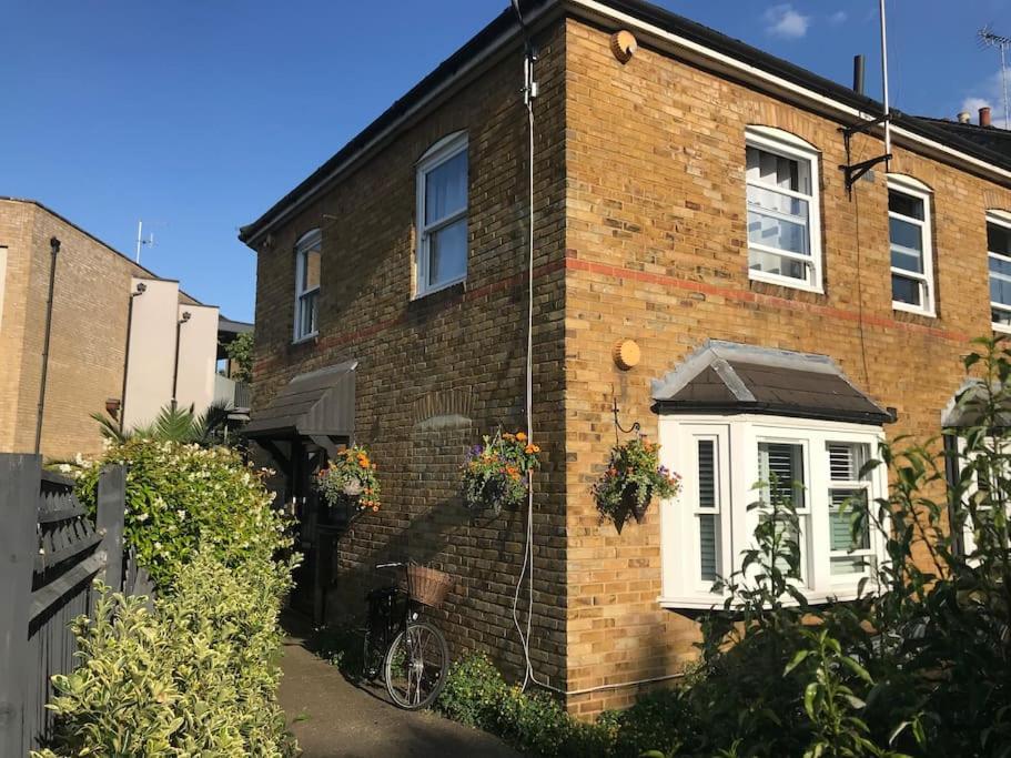 ロンドンStylish New Listing! Free Parking, Trendy Locationアパートメント エクステリア 写真